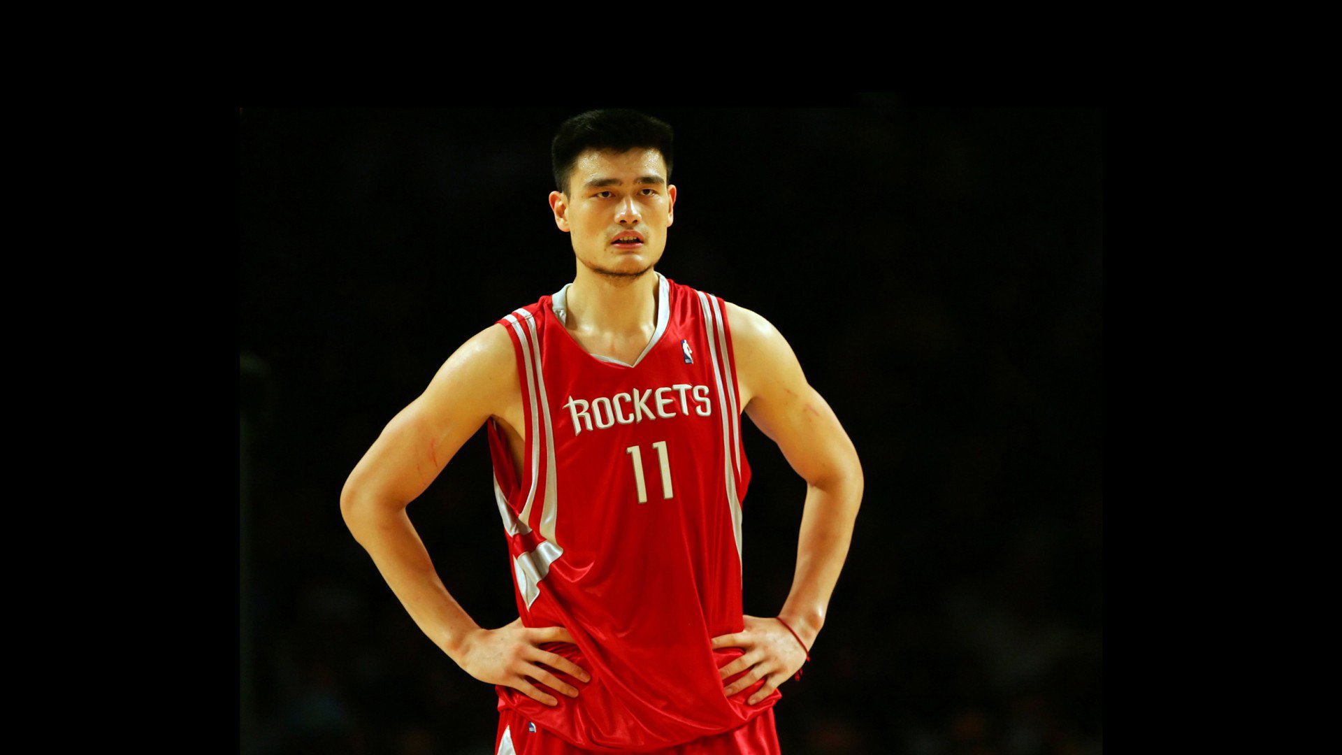 开云体育APP下载-NBA季后赛焦点战，上海队血拼活塞，最后2.7秒，全场都站起来了